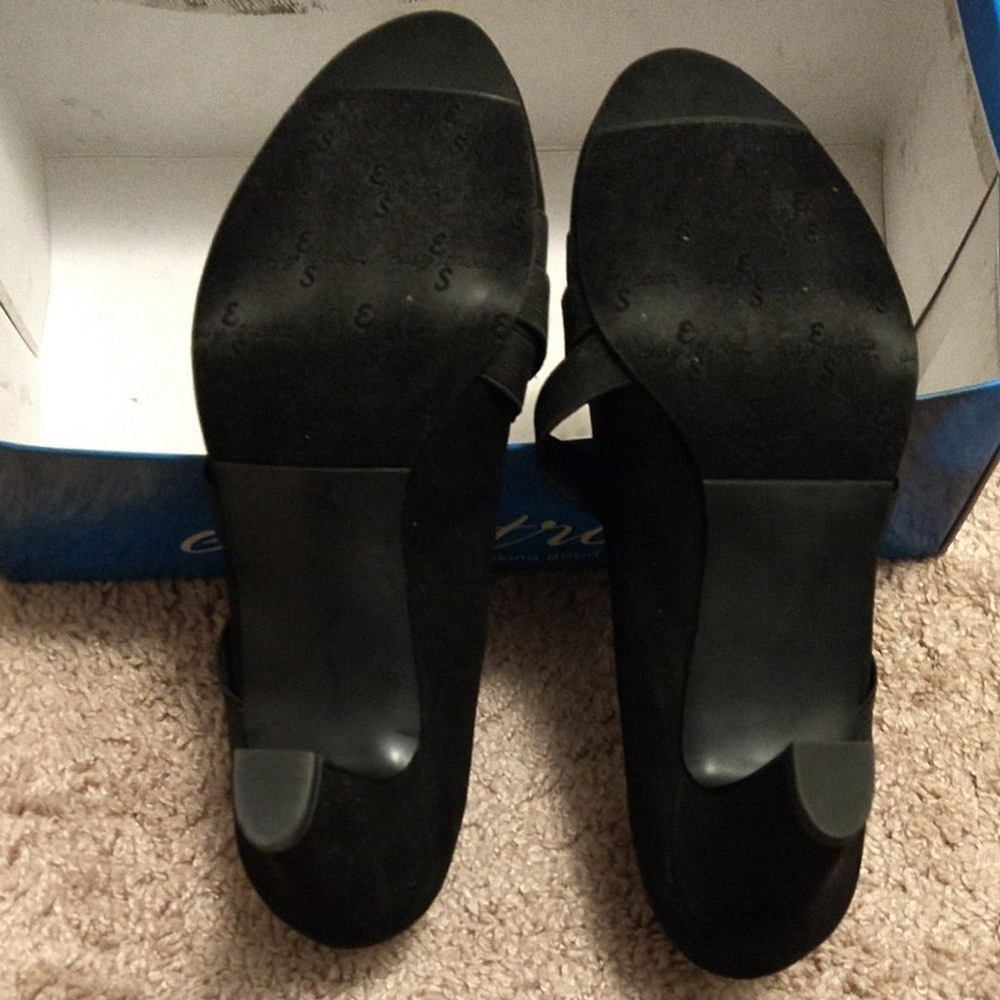 Easy Street Camillo Black Suede - size 6.5M - Picture 5 of 6